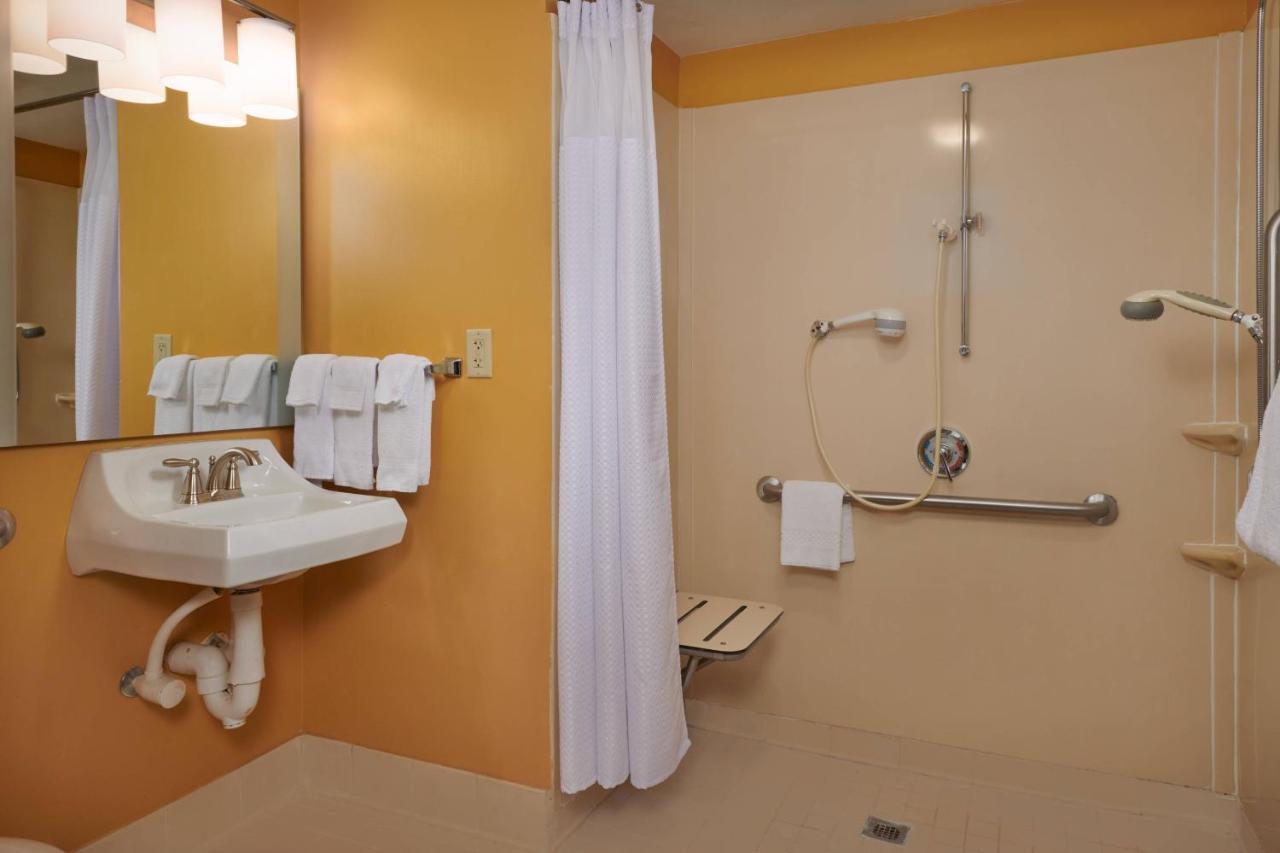 Mainstay Suites Tampa Moffitt-Usf Temple Terrace Exterior photo