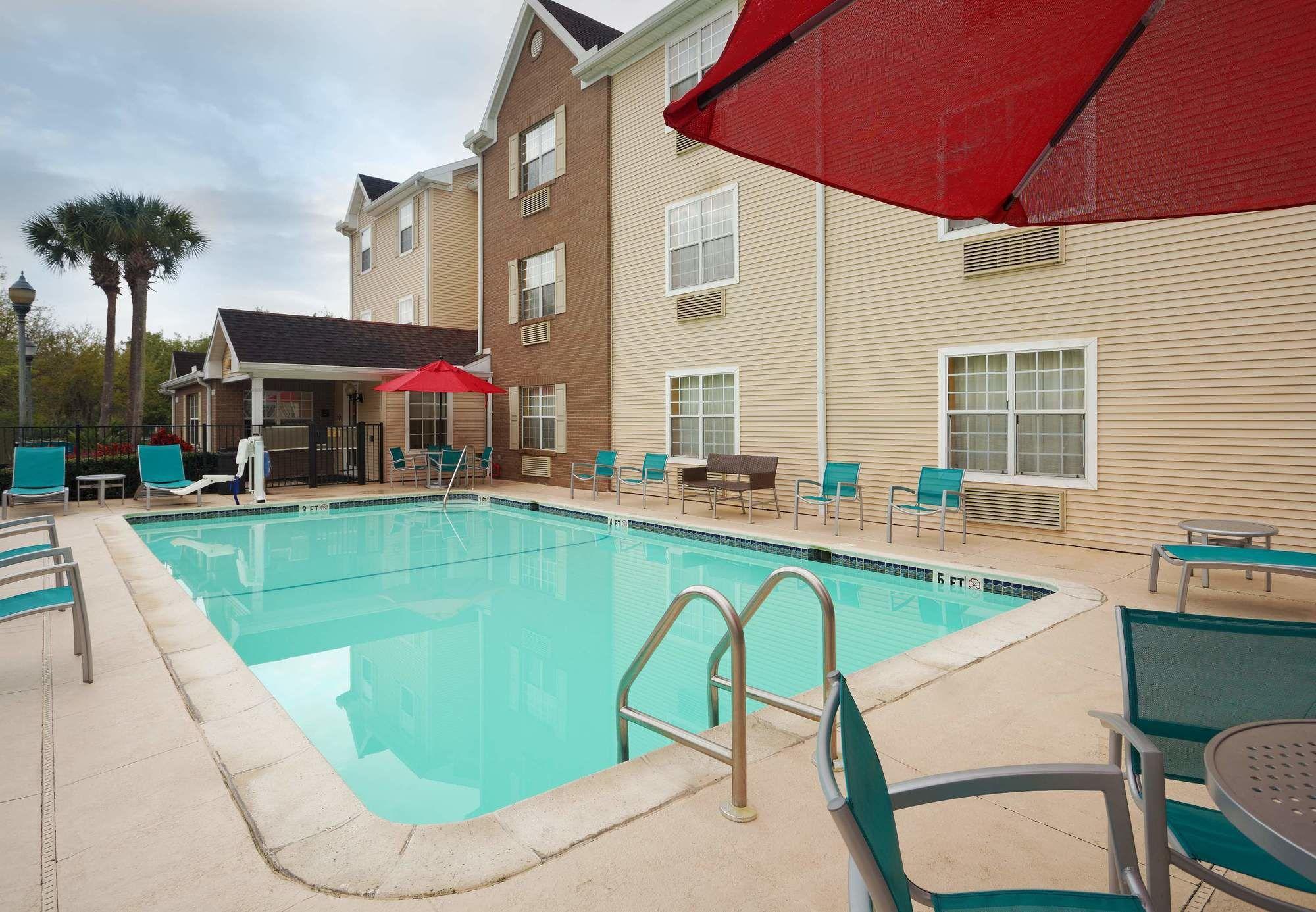 Mainstay Suites Tampa Moffitt-Usf Temple Terrace Exterior photo